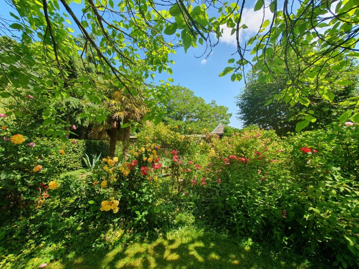 Roz-Landrieux Maison En Pierre Dans Son Nid De Verdure מראה חיצוני תמונה
